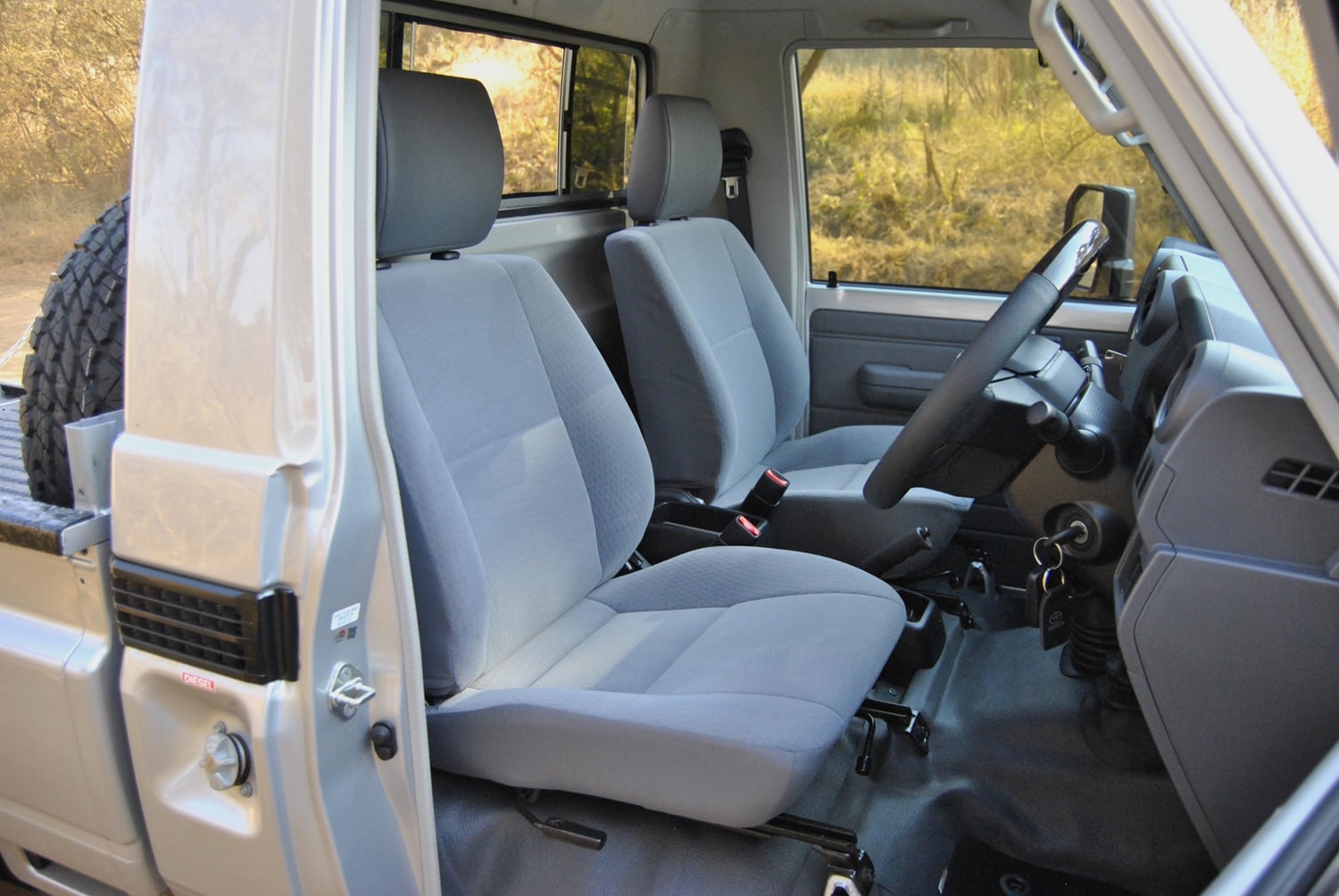 Driving the single cab manual Toyota Land Cruiser 70-series