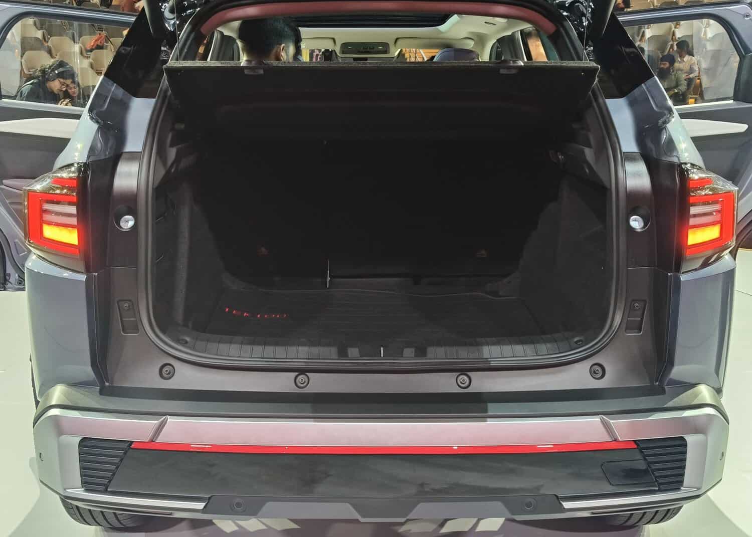 Nissan Tekton officially revealed