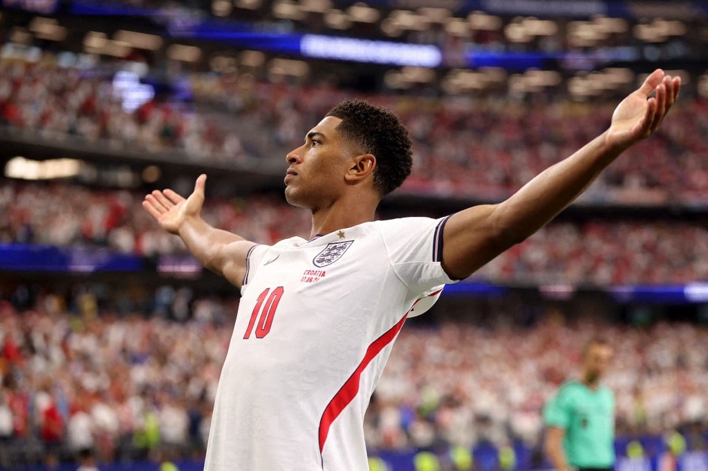 Bellingham powers 10-man England into World Cup quarters