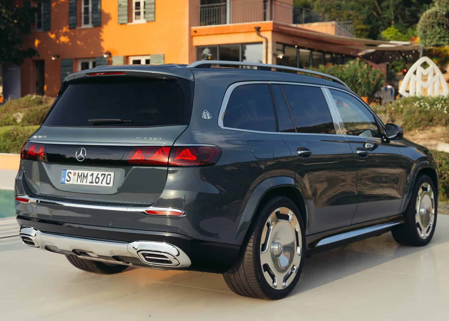 Mercedes-Benz unwraps facelift Maybach GLS 680