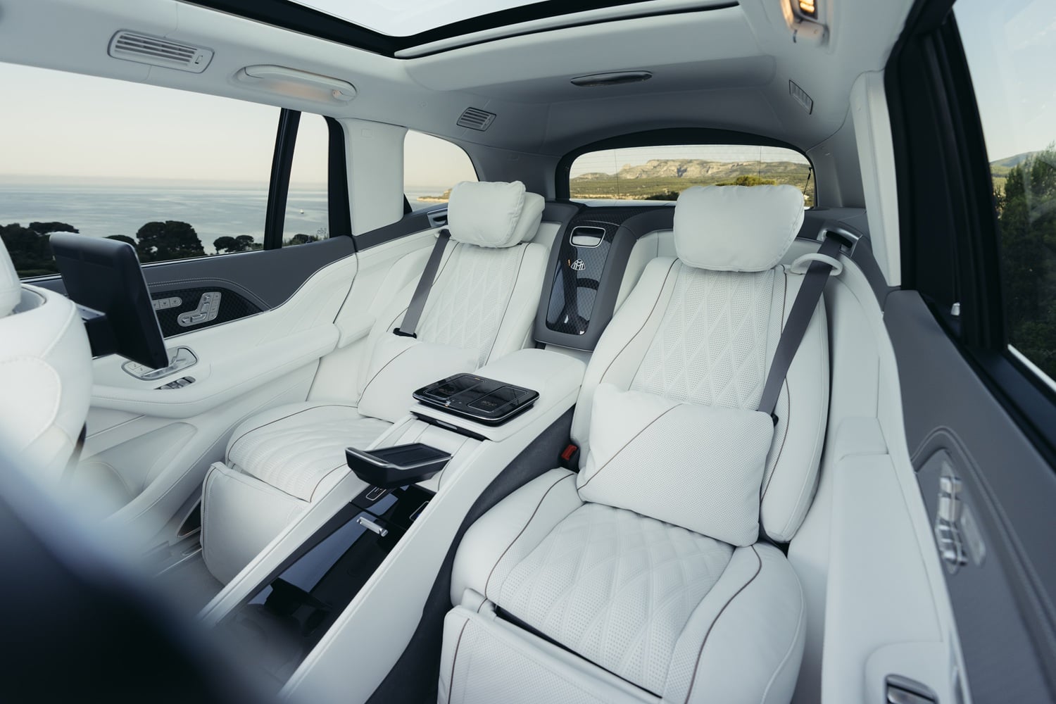 Mercedes-Benz unwraps facelift Maybach GLS 680