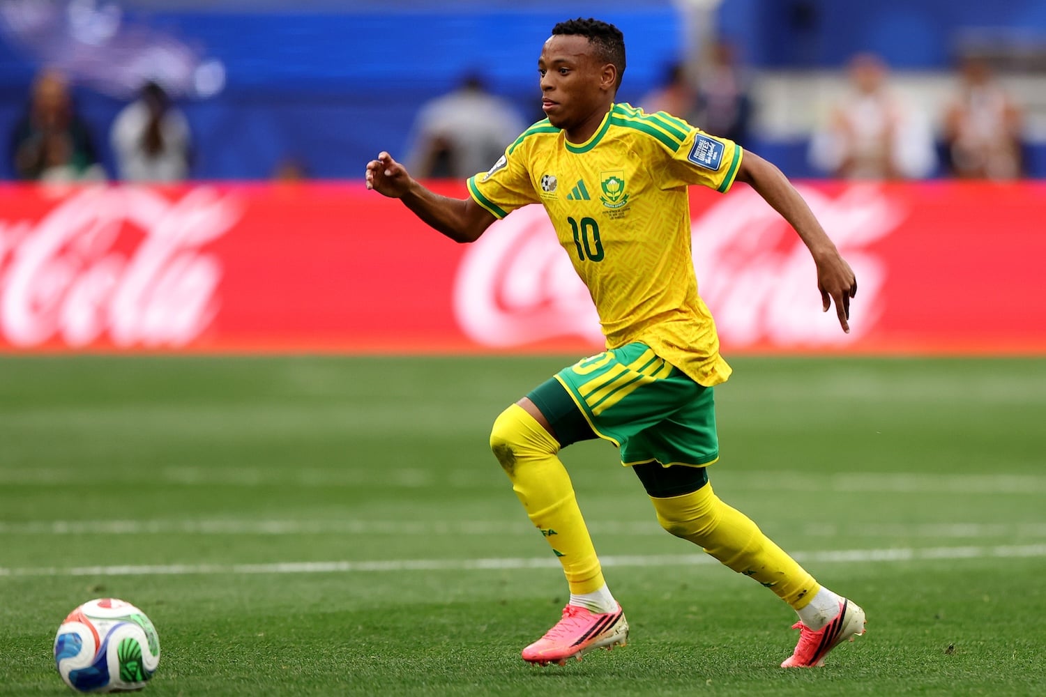 Broos on Mofokeng move – ‘Rele has to be stronger’