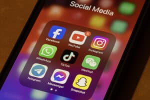 EU to limit children's access to social media - gradually