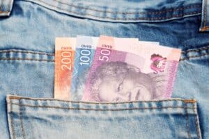 Spending-or-saving-your-tax-refund