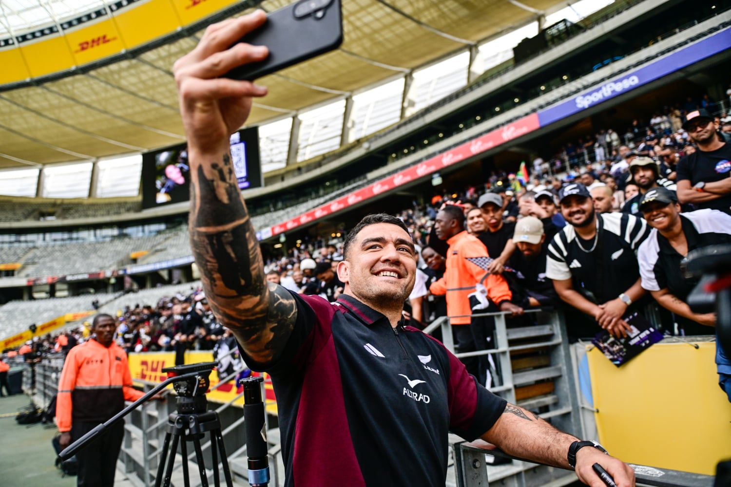 Full-scale tour will benefit us, says coach Rennie as All Blacks meet fans in Cape Town