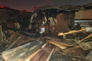 Man dies after fire guts five shacks at informal settlement in Thembisa