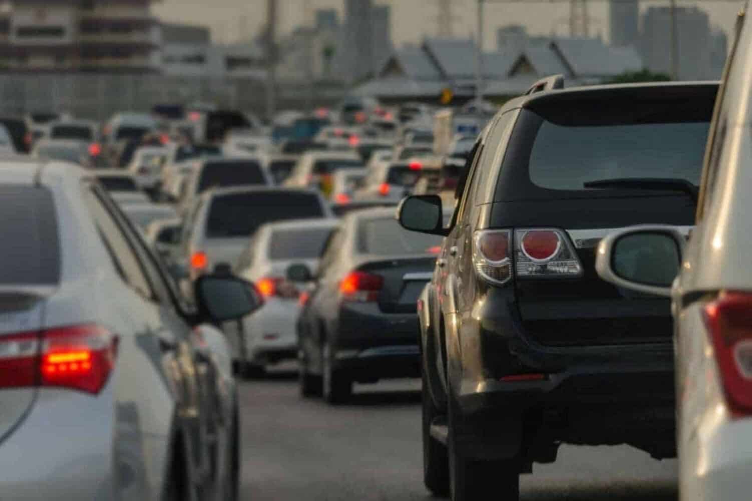 Does Johannesburg need clean air zones to combat pollution caused by traffic?