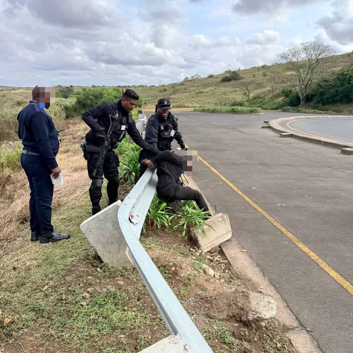KZN, truck crash, reaction unit SA, driver runs away, foreign national