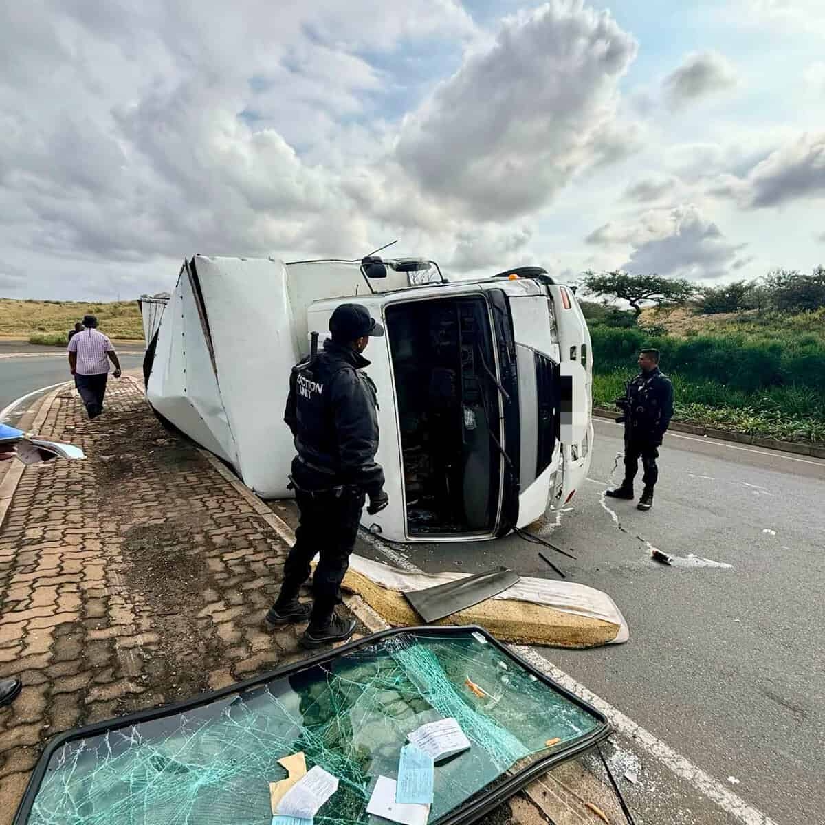 Undocumented truck driver tries to escape arrest after crash in KZN