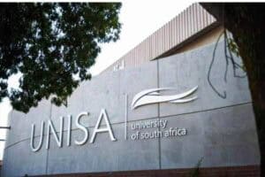 Deputy minister steps in as 93 000 Unisa students hit by Nsfas delays