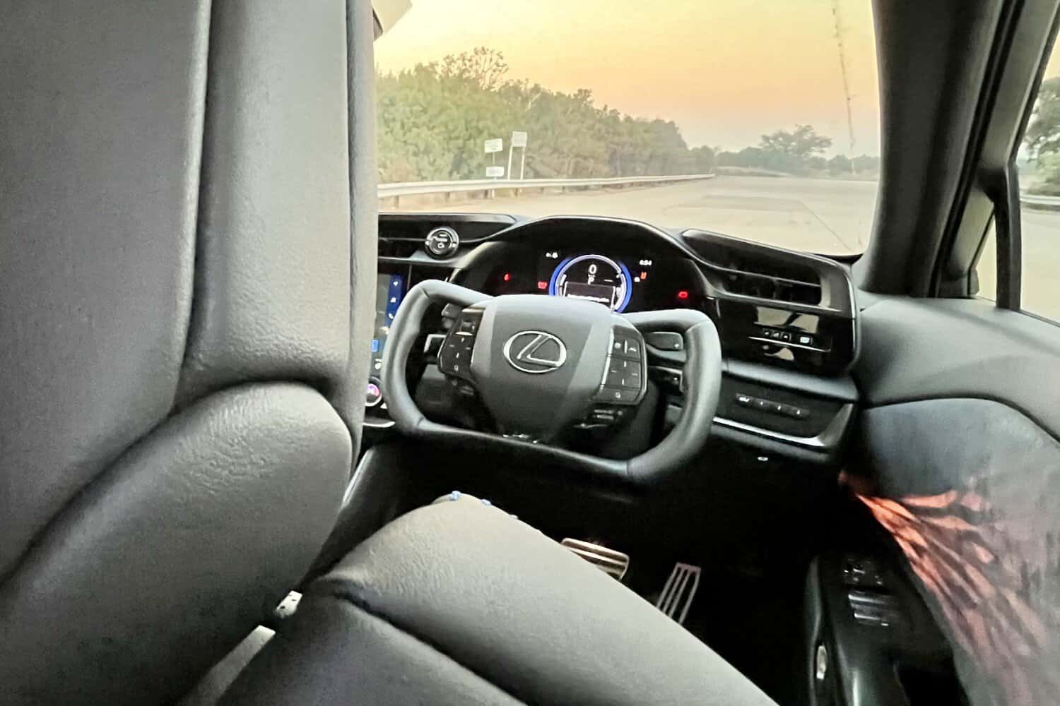 Lexus RZ
