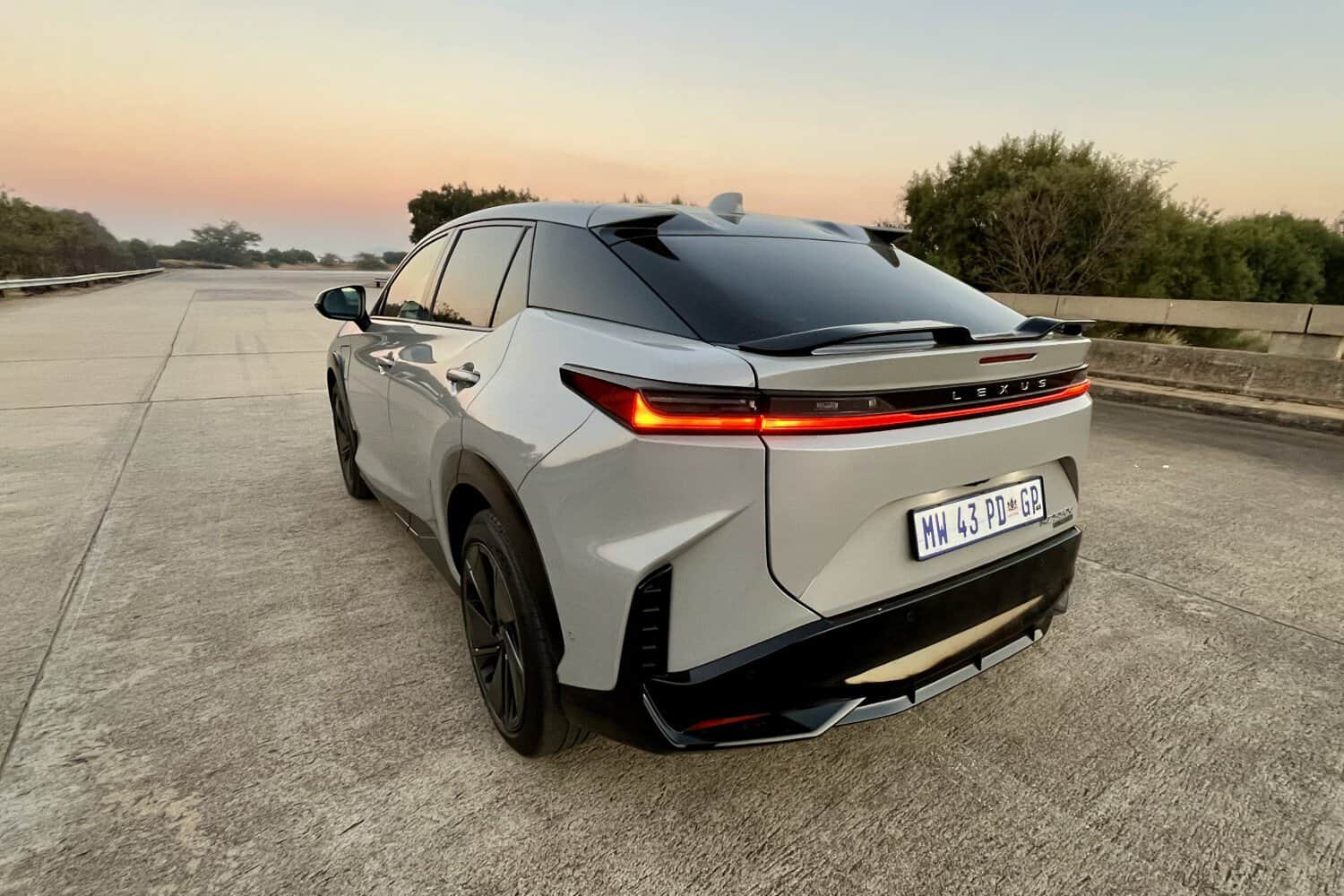 Lexus RZ