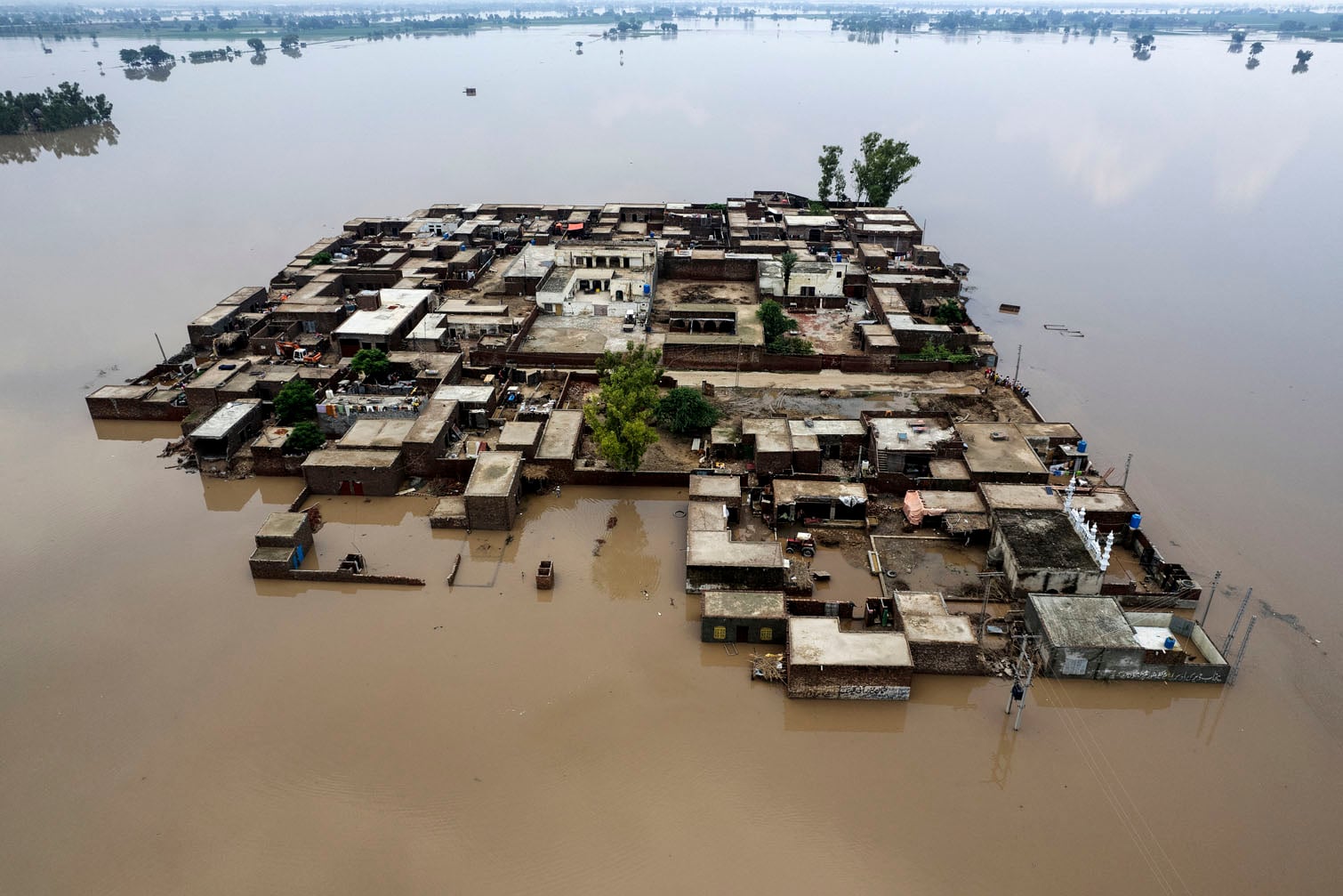 24 hours in pictures, 27 July 2026