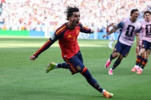 Ferran Torres celebrates