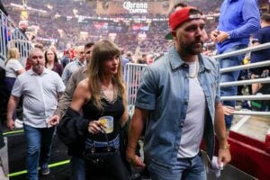 (L-R) Singer Taylor Swift and Travis Kelce of the Kansas City Chiefs attend Game Three between the New York Knicks and the Cleveland Cavaliers in the NBA Eastern Conference Finals at Rocket Arena on May 23, 2026 in Cleveland, Ohio. NOTE TO USER: User expressly acknowledges and agrees that, by downloading and or using this photograph, User is consenting to the terms and conditions of the Getty Images License Agreement. Gregory Shamus/Getty Images/AFP Picture via Gregory Shamus / GETTY IMAGES NORTH AMERICA / Getty Images via AFP