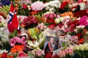 Norwegians mourn King Harald as son succeeds to throne