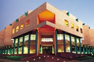 CUT to pay 1 392 students accommodation allowances