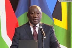 Ramaphosa opens SADC Summit with call to 'turn borders into bridges'