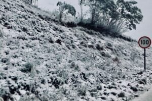 Johannesburg hiker survives freezing Drakensberg ordeal after rescue