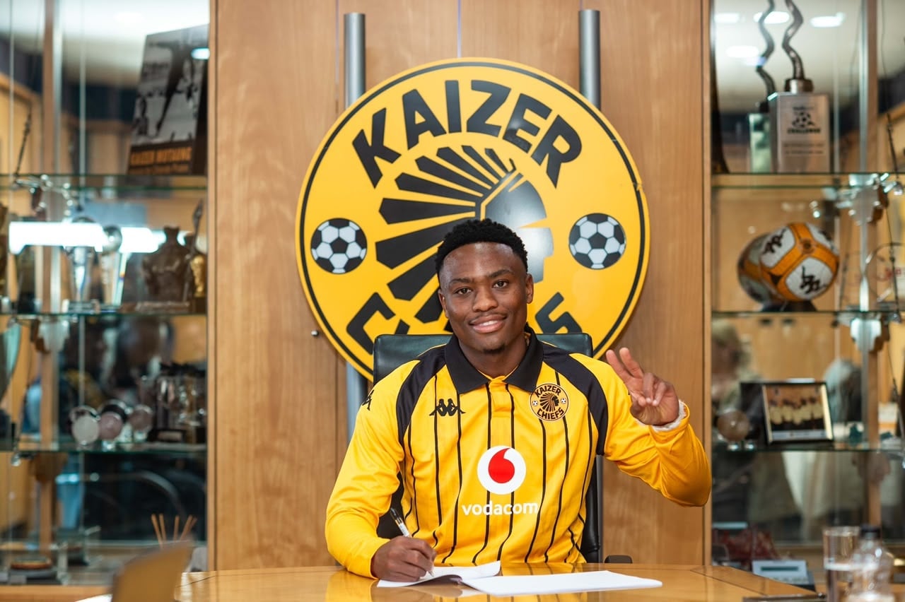 Kaizer Chiefs confirm signing of winger Langelihle Phili from Stellenbosch FC