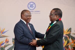 Cyril Ramaphosa and Emmerson Mnangagwa