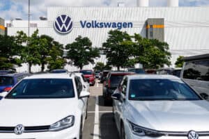 VW workers in Germany blast management ahead of crunch talks