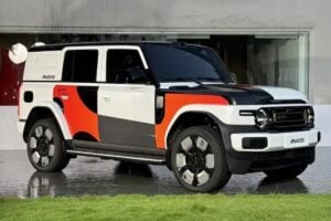 iCar V25 revealed