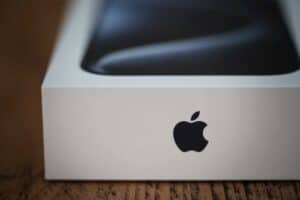 Apple takes Johannesburg company to court over fake iPhones
