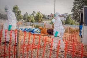 5 000 more healthcare workers needed to tackle Ebola in DRC, WHO says