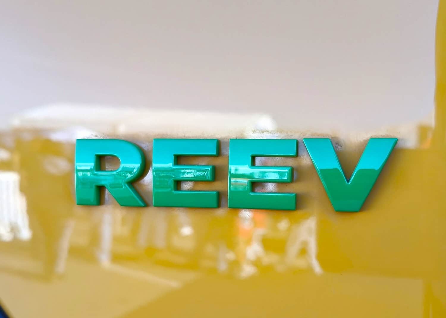 iCaur officially previews incoming V27 and 03T REEV models