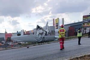 Cessna 172 crashes at Grand Central: Engine failure probe launched
