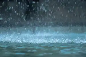 Heavy rain and ‘excessive’ lightning expected in 3 provinces on Monday