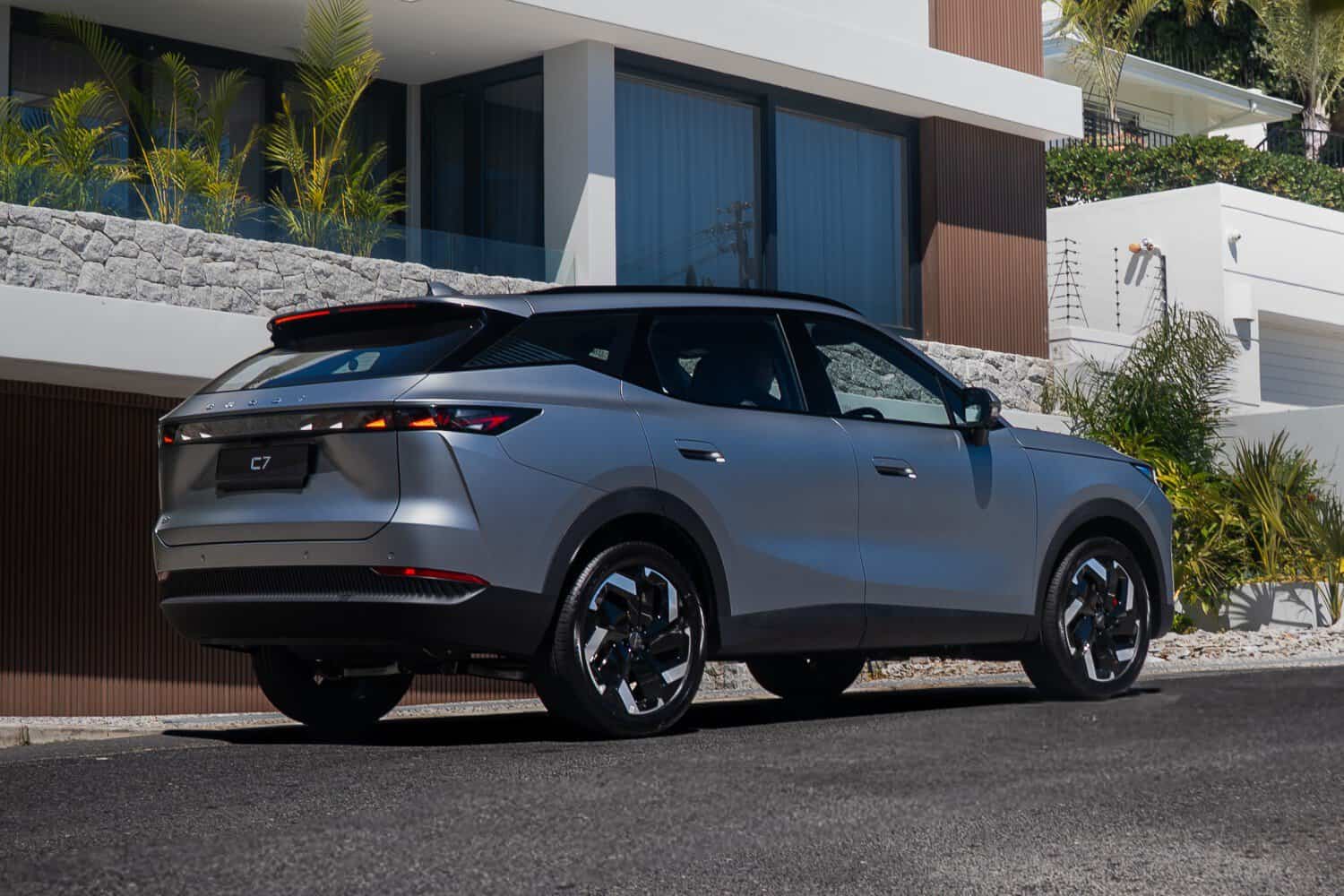 Omoda C7