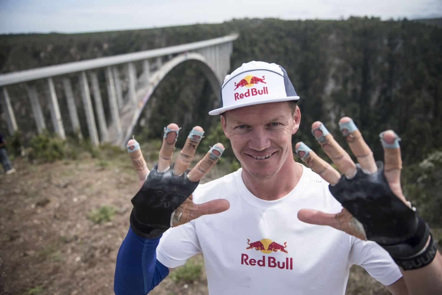 Thomas van Tonder celebrates after crossing the Bloukrans Bridge using monkey bars, 26 October 2026. Picture: Michel Bega/The Citizen