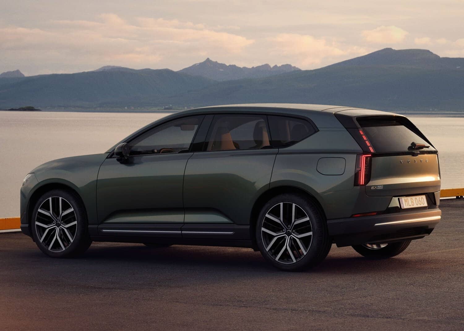 Volvo South Africa provides first details of incoming EX60