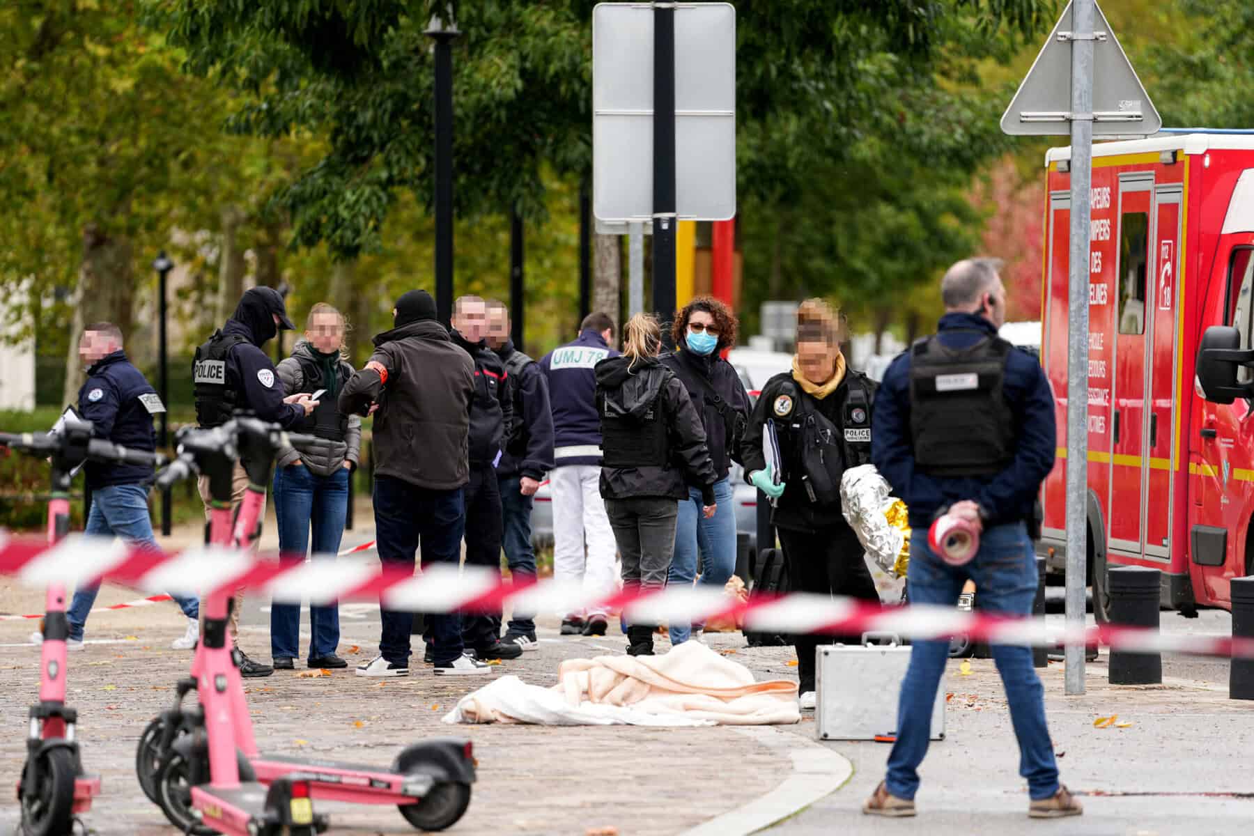 Gunman kills one, wounds four in town outside Paris | The Citizen