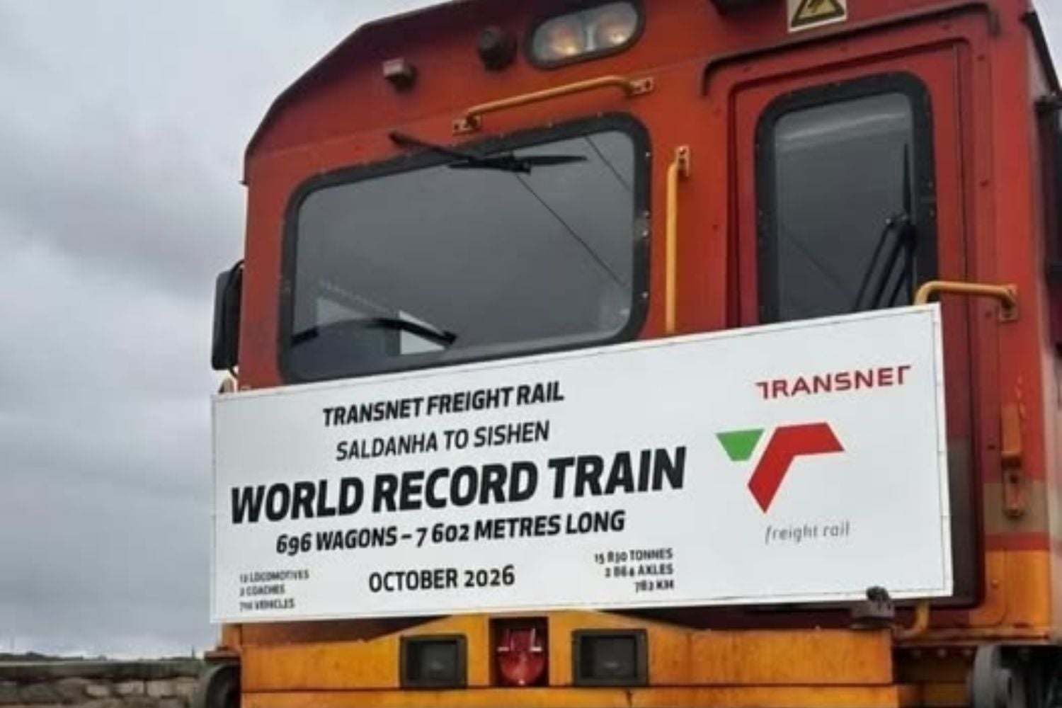 Transnet sets world rail record with 696-wagon, 7.6km freight train