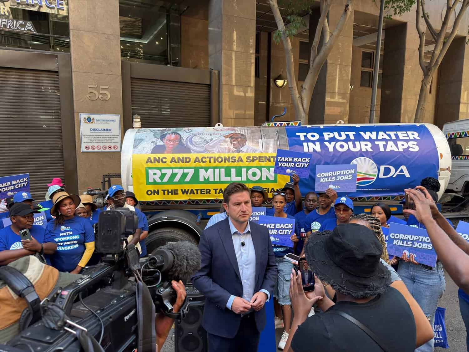 Tshwane water tankers spending spark clash over mafia claims | The Citizen